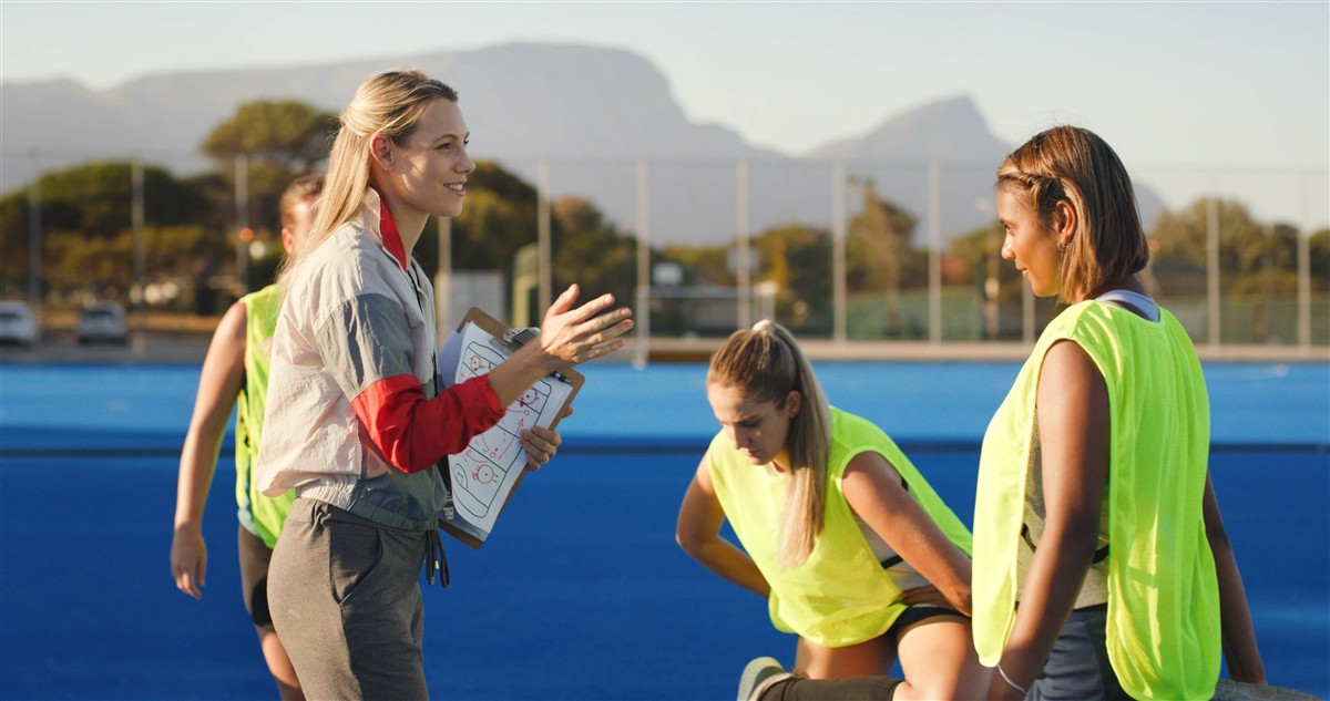 Entraîneurs en discussion